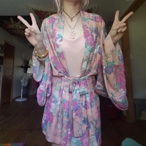 KIMONO - Picture 2 of 8